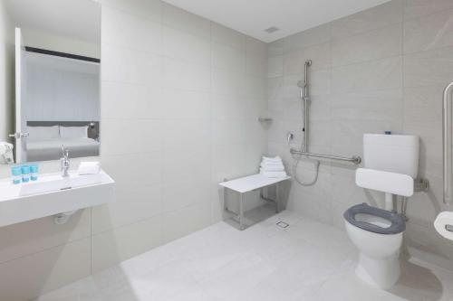 Best Western Queen Victoria Market Hotel tesisinde bir banyo