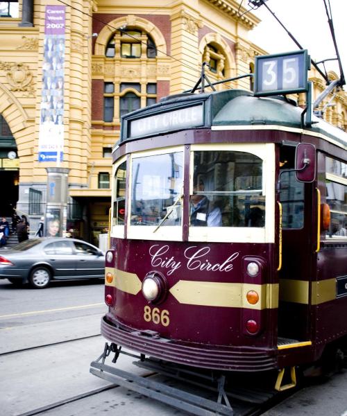 Melbourne şehrindeki en çok ziyaret edilen simge yapılardan biri. 